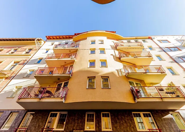 Peony Kaldy Free Garage Under The House بودابست