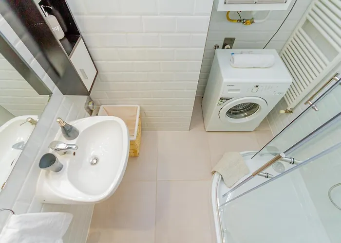 Peony Kaldy Free Garage Under The House شقة