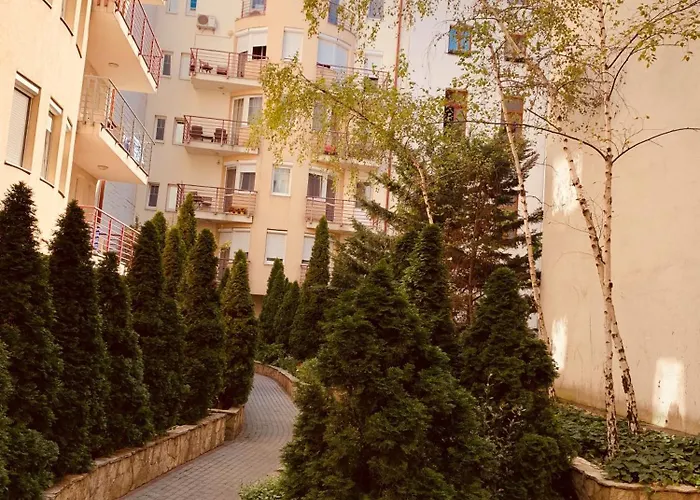 Peony Kaldy Free Garage Under The House * بودابست