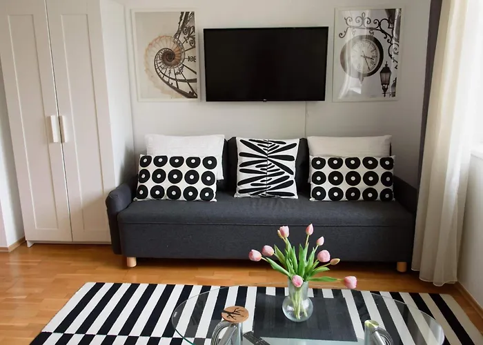 Peony Kaldy Free Garage Under The House بودابست