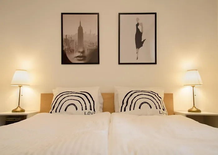 Peony Kaldy Free Garage Under The House * بودابست